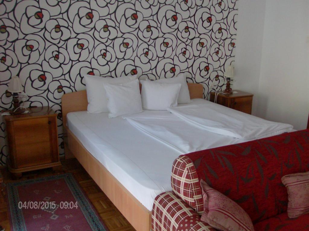 Zsuzsanna Haz Otel Hévíz Oda fotoğraf