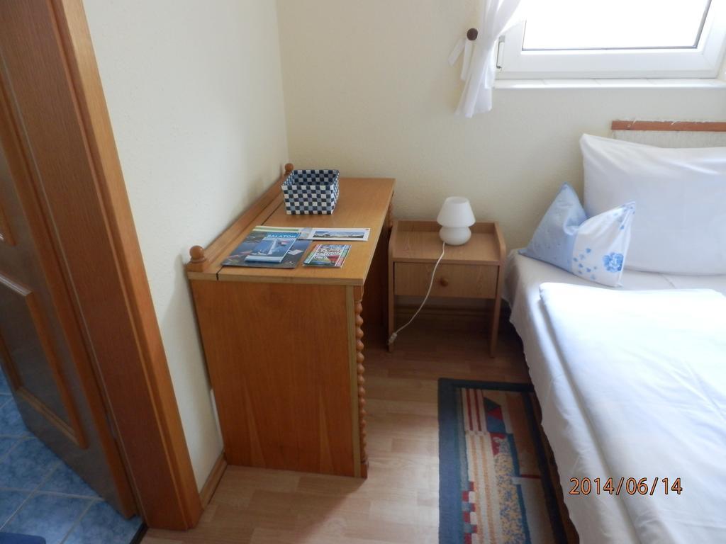 Zsuzsanna Haz Otel Hévíz Oda fotoğraf